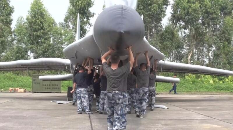 博尔塔拉军用大型飞机